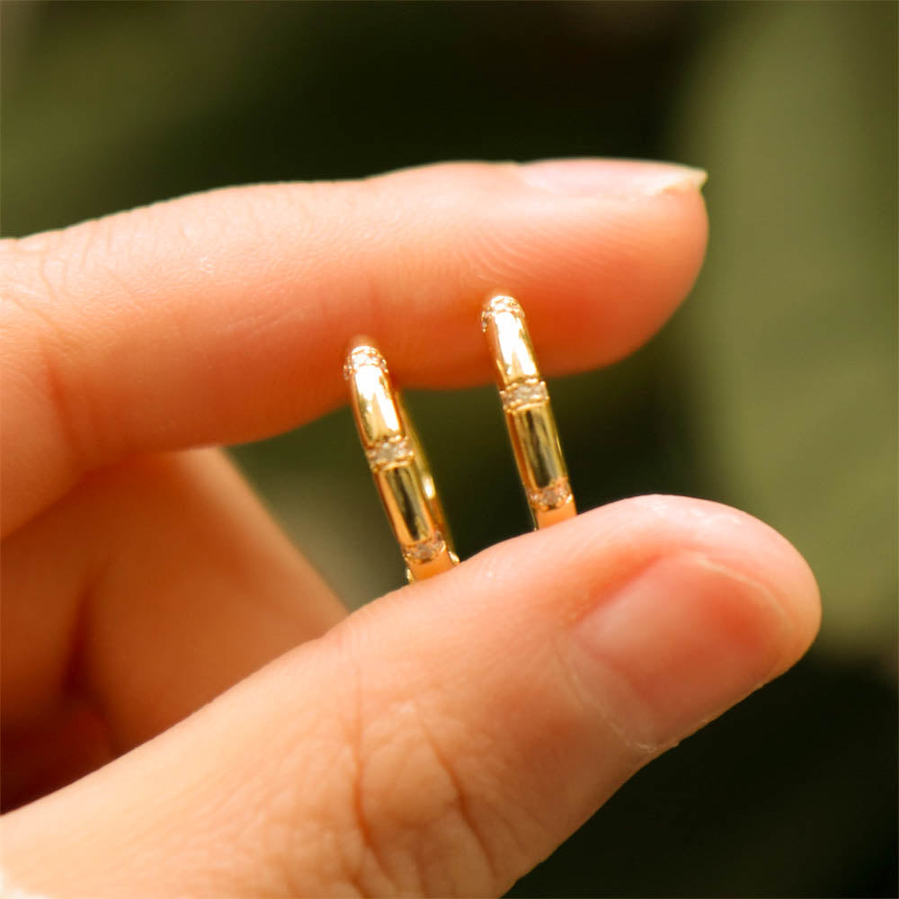 Less is more | Circle gold plated earrings
